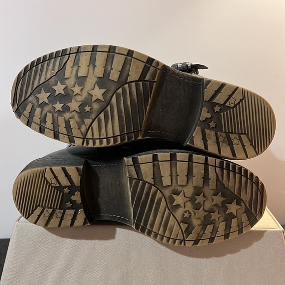 Charcoal gray 1” heel boot - Picture 4 of 5